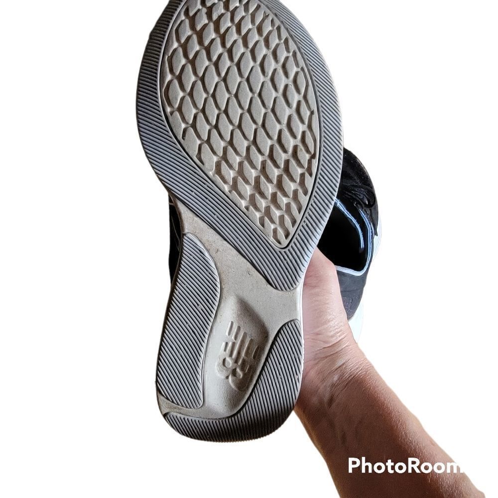New Balance Performance Running Shoe. Size 9. - Picture 8 of 12